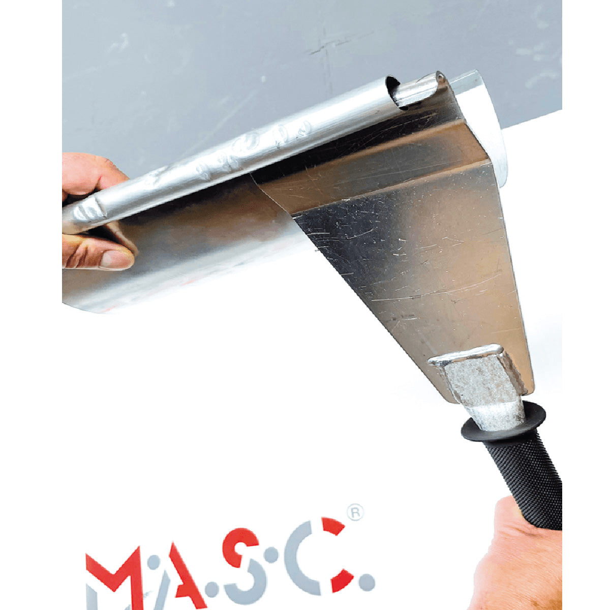 MASC  -  Wulstausbeuler/Dachrinne verbeult